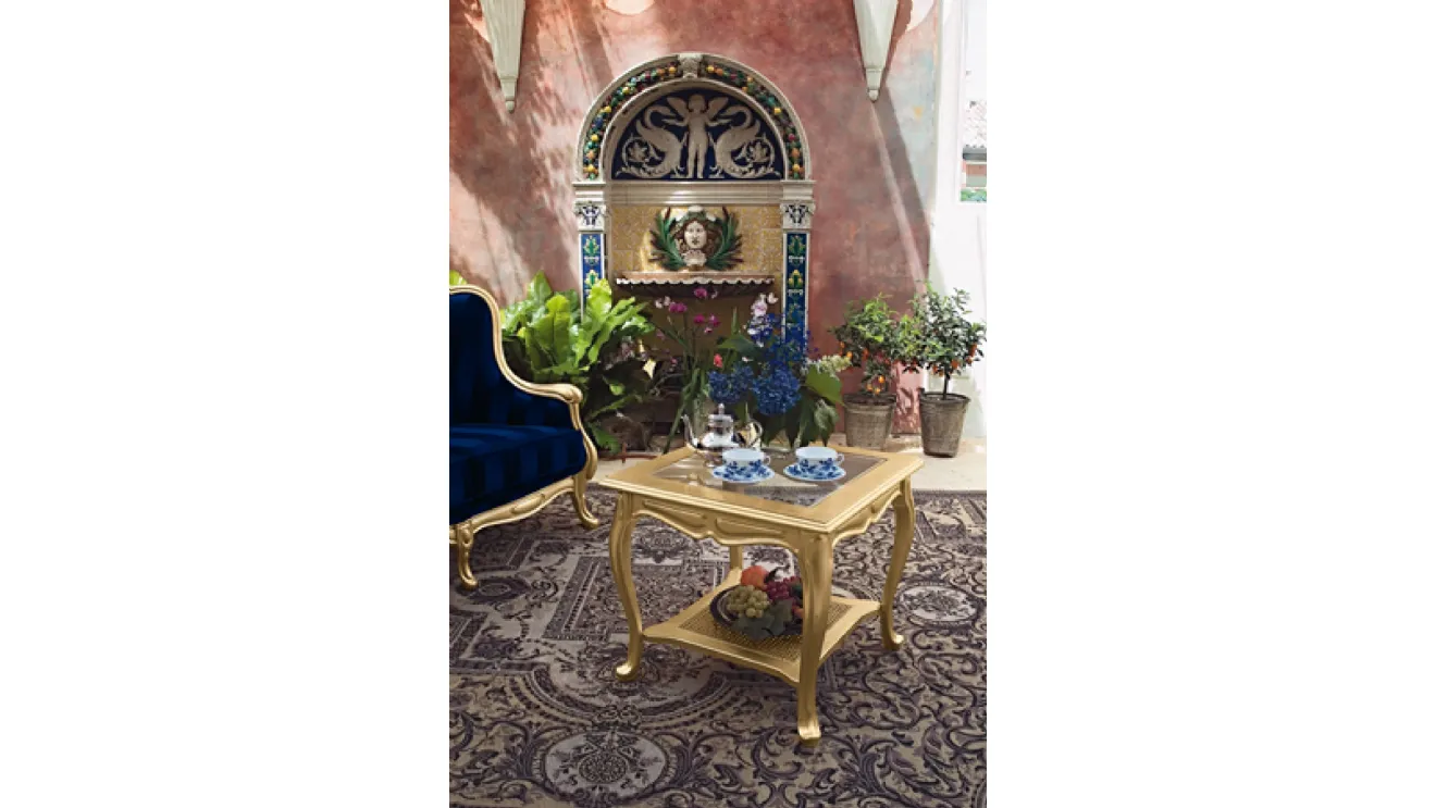 Tavolino in legno laccato finitura oro con top in vetro Novae di Tonin Casa
