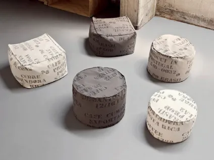 Pouf in tessuto di Delta Salotti