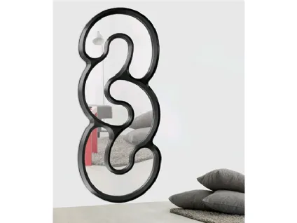 Specchiera Primordio nero dalle linee curve di Pintdecor