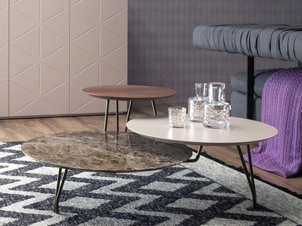 Tavolino Log in marmo, laccato e legno di Tonin Casa