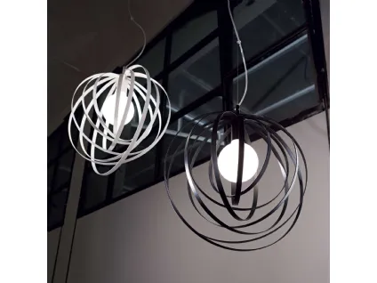 Lampada a sospensione Disco con elementi decorativi circolari rotanti e posizionabili a piacere in metallo verniciato bianco o nero opaco di Ideal Lux