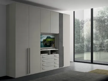Armadio con ante battenti e vano porta TV Golf M210 in melaminico di Colombini Casa