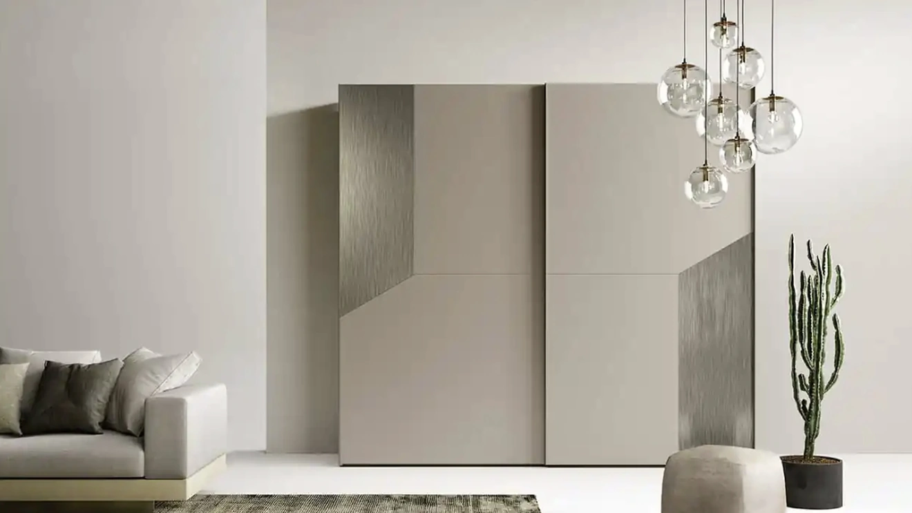 Armadio con ante scorrevoli Grecale S155 in laccato opaco e metallizzato di Moretti Compact Giorno Notte