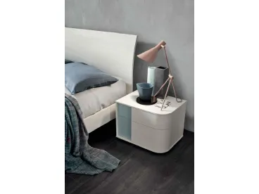 Comodino Bold in Olmo Artico laccato Nuvola di Maronese Acf