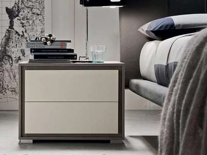 Comodino Grip in Olmo Grigio e Laccato di Maronese Acf