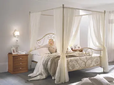 Letto Arcadia Lory a baldacchino con struttura in ferro di Colombini Casa