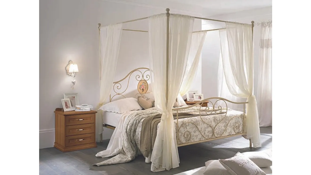 Letto Arcadia Lory a baldacchino con struttura in ferro di Colombini Casa