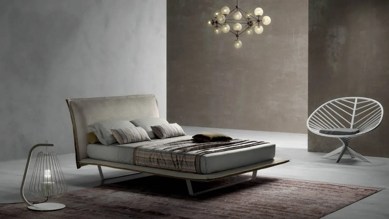 Letto con testiera in tessuto imbottito Honey di Bside