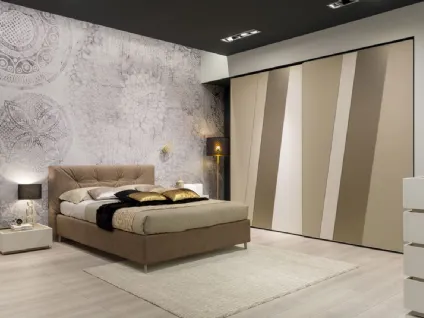 Letto matrimoniale con testiera trapuntata in ecopelle Tabacco MC038 di Moretti Compact