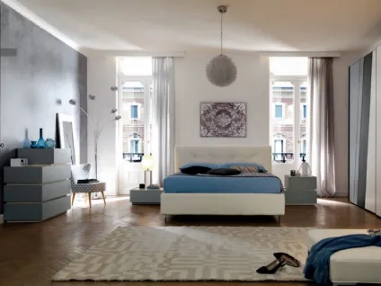 Letto in ecopelle NC101 con testiera trapuntata di Moretti Compact