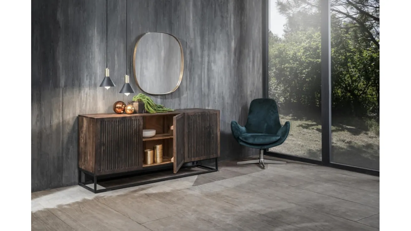 Madia etnica realizzata in legno massello con eleganti fresature verticali Priya di Stones
