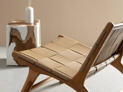 Poltroncina Lounge in pelle e teak Joanna di Bizzotto