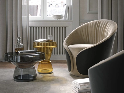 Poltroncina Mama in tessuto e pelle di Tonin Casa