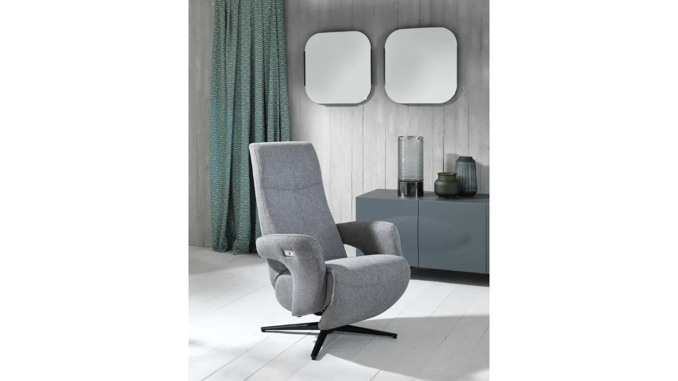 Poltrona relax Z001 in tessuto con base in metallo di Stones