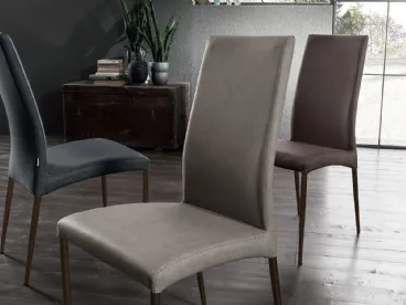 Sedia Drop Vintage imbottita e rivestita in ecopelle con struttura in metallo di Arredo3