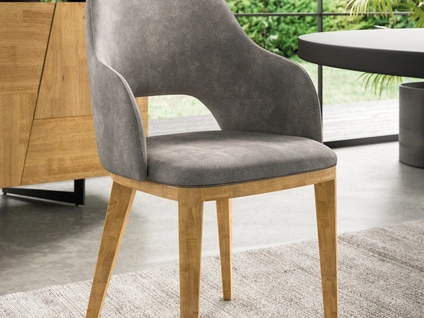 Sedia Diva con gambe in legno di FGF Mobili