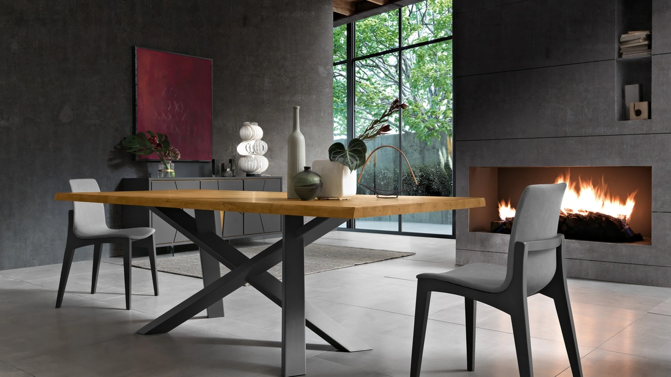 Sedia Mabel in microfibra e laccato di FGF Mobili