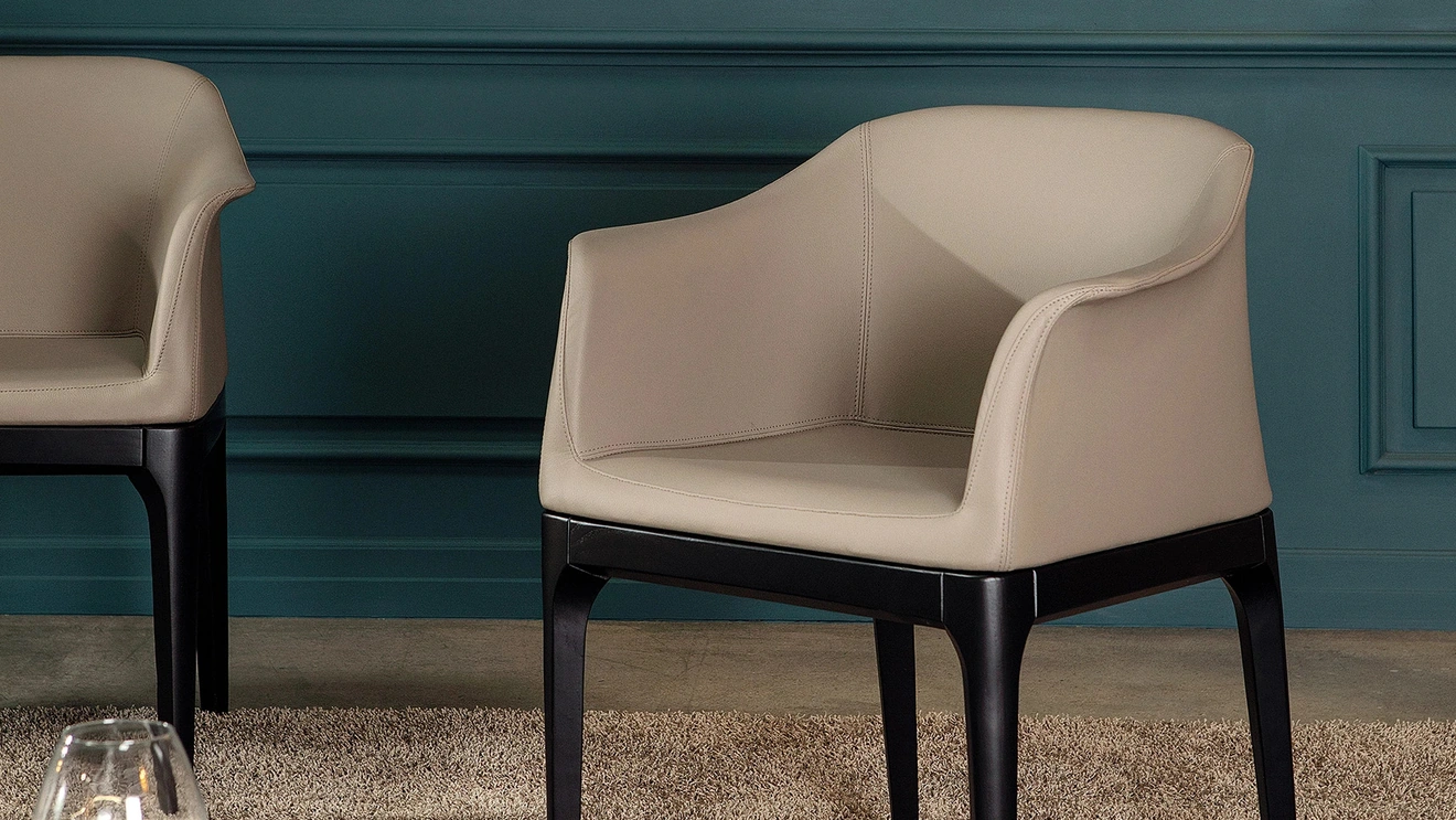 Sedia in pelle Gilda di Tonin Casa