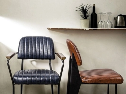 Sedia di design Nelly rivestita in ecopelle di Bizzotto