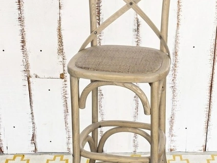 Sgabello in legno Cross di Bizzotto