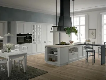 Cucina Classica con isola Beverly v07 in Frassino Bianco con top in Quarzo Top Crystal di Stosa