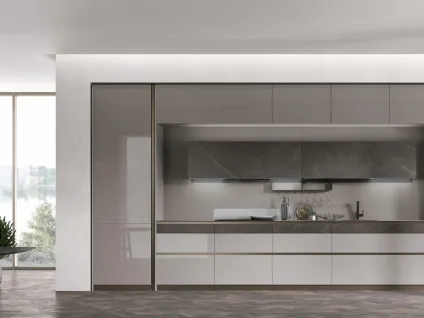 Cucina Moderna lineare Aliant v06 in vetro lucido Salina e Neolith Calatorao Silk di Stosa