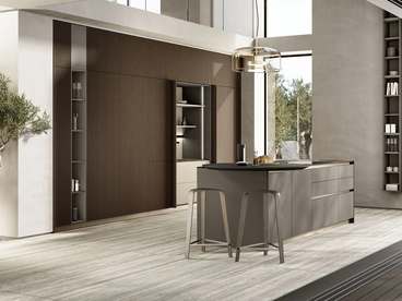 Cucina Moderna con isola Lungomare Plus Cannettato 04 in laccato opaco e legno di Colombini Casa Artec