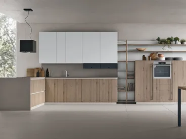 Cucina Moderna con penisola Natural v09 in Rovere Sahara dogato e pensili in laccato opaco di Stosa