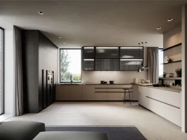 Cucina Moderna angolare Tratto 10 in Pet riciclato, boiserie in legno impiallacciato e pensili in vetro e alluminio di Arredo3