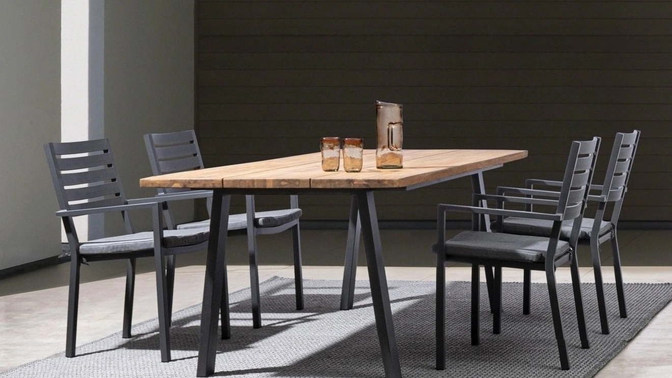 Tavolo in legno di Acacia e acciaio Oslo di Bizzotto