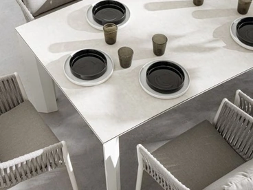 Tavolo Otavio in ceramica di Bizzotto
