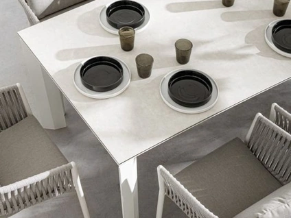 Tavolo Otavio in ceramica di Bizzotto